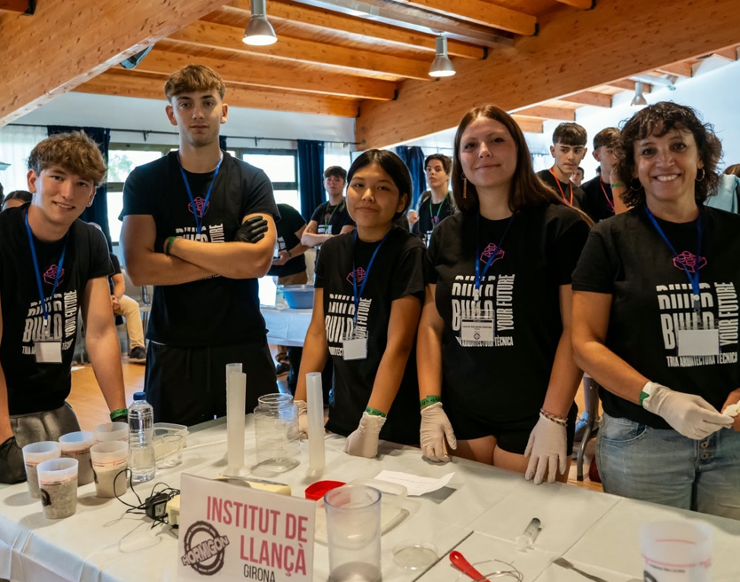 Participants de l'Institut de Llan&ccedil;&agrave; al concurs del formig&oacute;